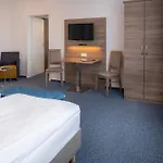 & Gaestehaus Luetten Klein Otel
