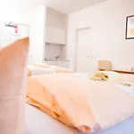 & Gaestehaus Luetten Klein Otel