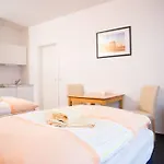 & Gaestehaus Luetten Klein Otel