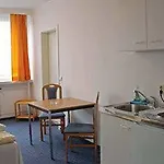 Otel & Gaestehaus Luetten Klein 3*