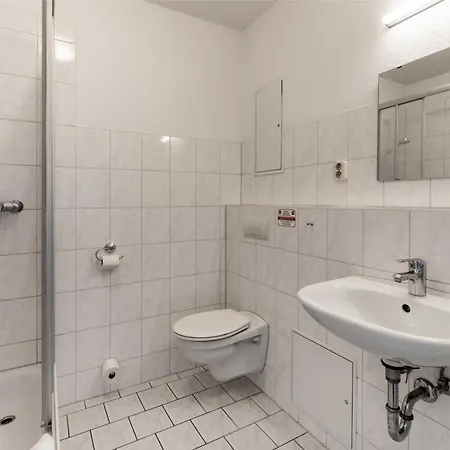 מלון & Gaestehaus Luetten Klein