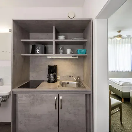 Hotel & Gaestehaus Luetten Klein 3*