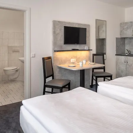 & Gaestehaus Luetten Klein Hotel Rostock