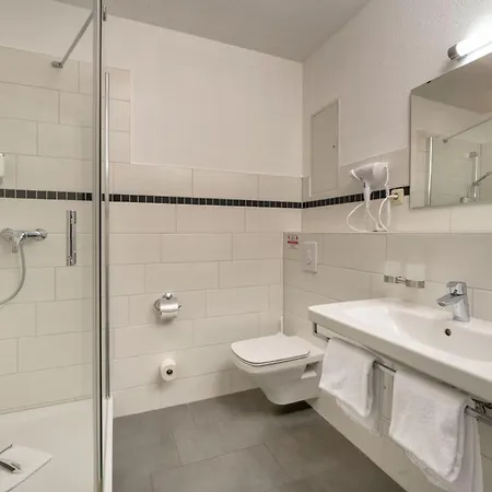 & Gaestehaus Luetten Klein 3* Rostock