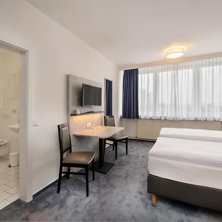 & Gaestehaus Luetten Klein Hotel Rostock