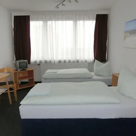 & Gaestehaus Luetten Klein Hotel Rostock