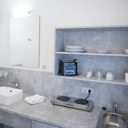 & Gaestehaus Luetten Klein Rostock