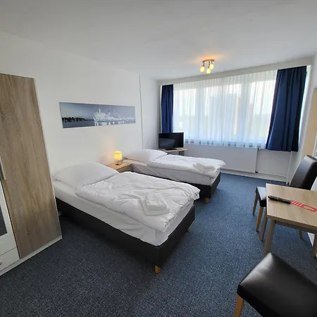 & Gaestehaus Luetten Klein Hotel Rostock