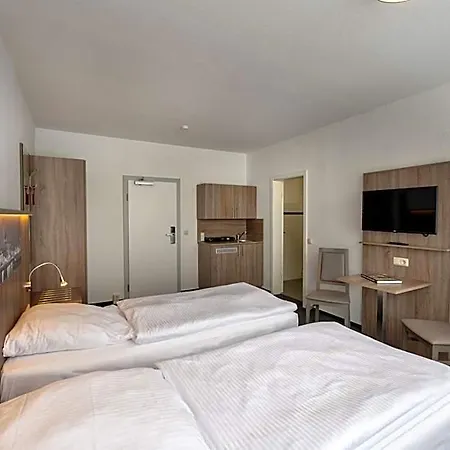 Hotel & Gaestehaus Luetten Klein Rostock