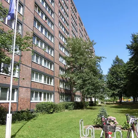 & Gaestehaus Luetten Klein רוסטוק