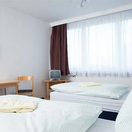 Ξενοδοχείο & Gaestehaus Luetten Klein 3*