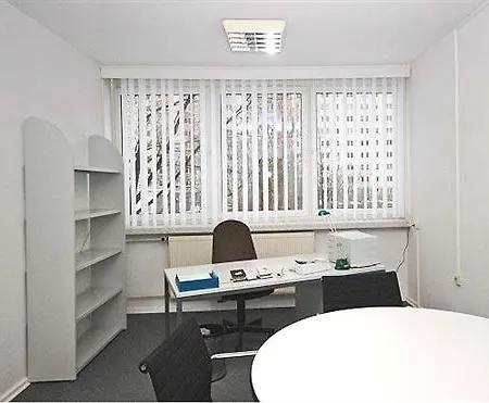 & Gaestehaus Luetten Klein 酒店 3*