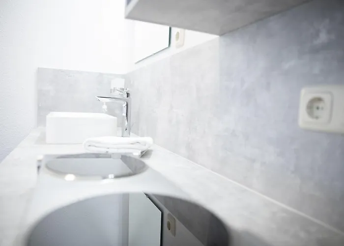 & Gaestehaus Luetten Klein